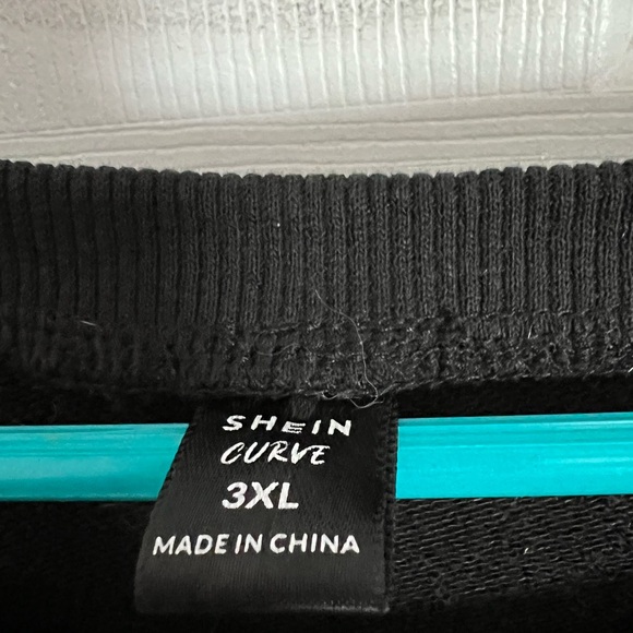 Nice light weight sweater - Picture 2 of 2